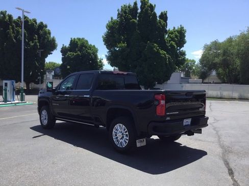 Used 2023 Chevrolet Silverado 2500 High Country w/ Z71 Off-Road Package image 8
