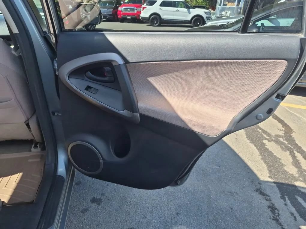 Used 2008 Toyota RAV4 4WD image 11