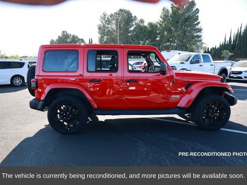 Used 2023 Jeep Wrangler Unlimited Sahara image 7