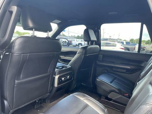 Used 2021 Ford Expedition Max XLT image 18