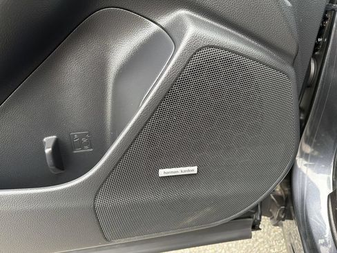 Used 2017 Subaru Forester 2.5i Touring AWD/4WD image 26