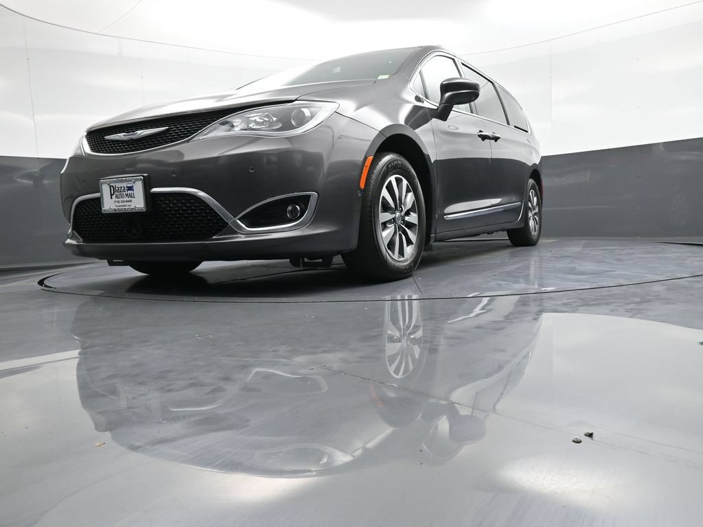 Used 2020 Chrysler Pacifica Touring-L Plus FWD image 29