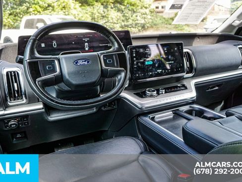 Used 2025 Ford Expedition Max Platinum AWD/4WD image 30