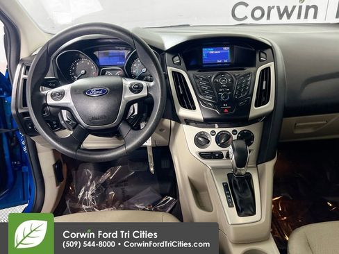 Used 2013 Ford Focus SE FWD image 23