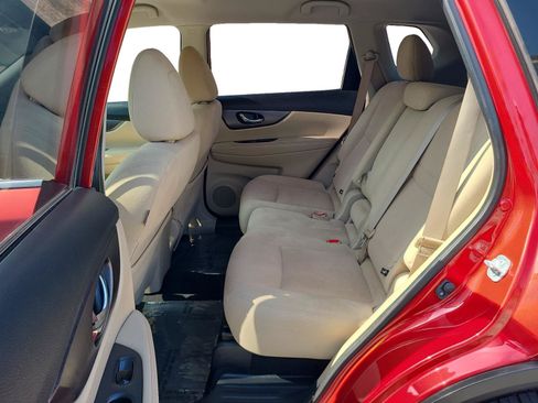 Used 2016 Nissan Rogue S FWD image 18