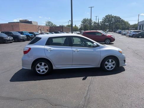 Used 2010 Toyota Matrix S w/ Sport Pkg FWD image 5