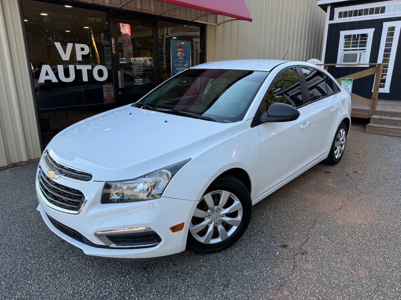 Used 2015 Chevrolet Cruze LS FWD image 1