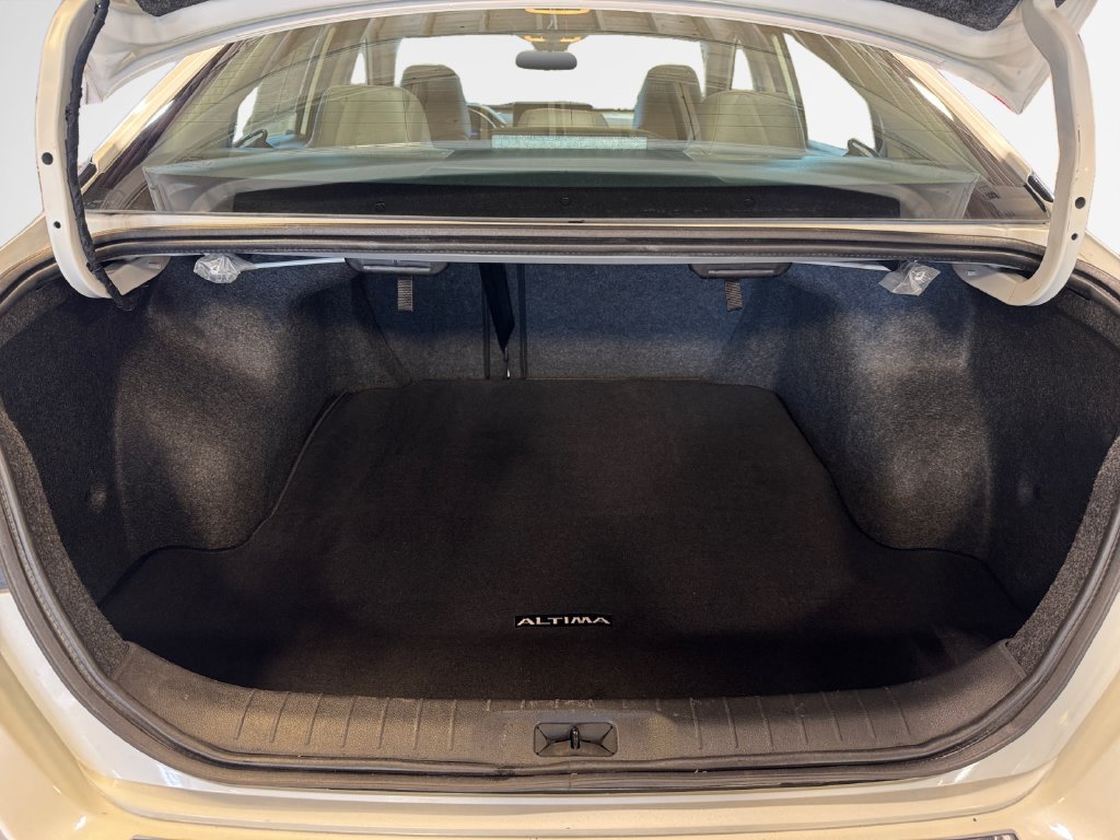 Used 2023 Nissan Altima 2.5 SR w/ SR Premium Package AWD/4WD image 25