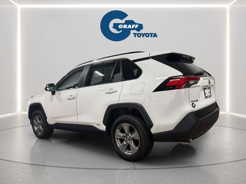 Used 2024 Toyota RAV4 LE AWD/4WD image 10