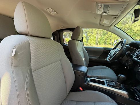 Used 2020 Toyota Tacoma SR5 RWD image 22
