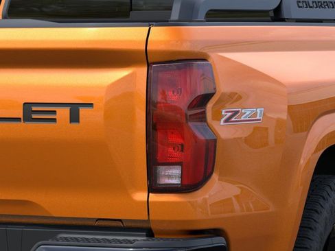 New 2026 Chevrolet Colorado Z71 w/ Midnight Edition AWD/4WD image 11