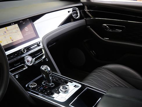 Used 2022 Bentley Flying Spur V8 AWD/4WD image 14