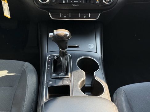 Used 2018 Kia Sorento FWD image 19