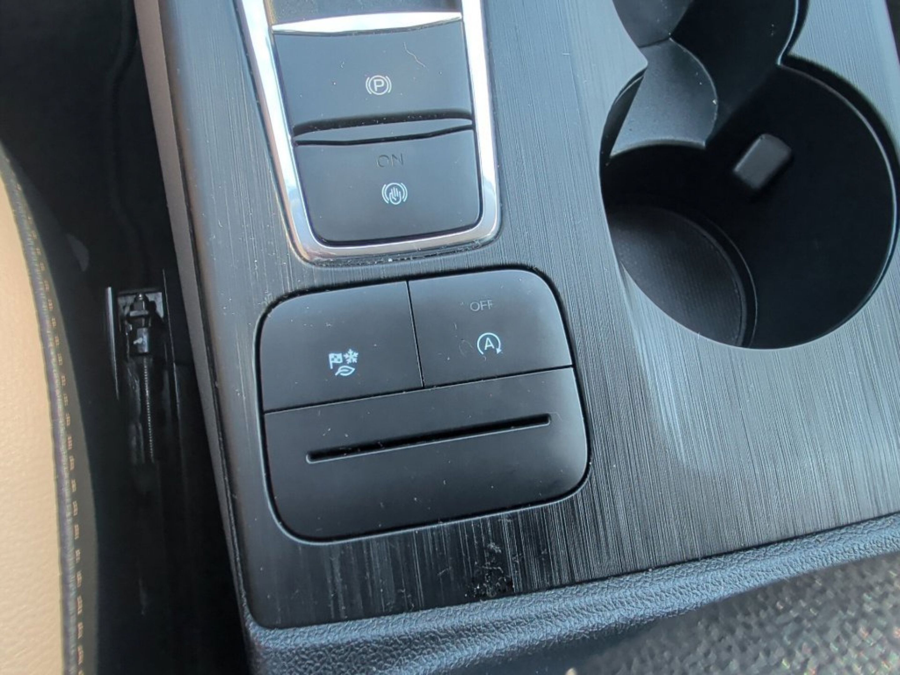 Used 2020 Ford Escape SEL FWD image 28