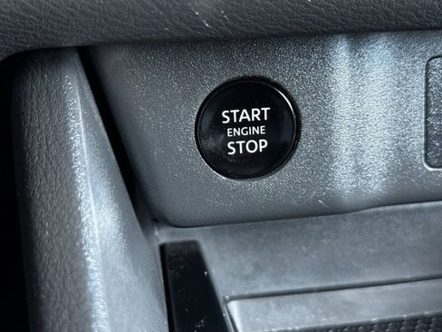 Used 2025 Nissan Rogue SV image 21