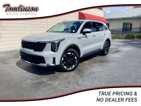 Used 2026 Kia Sorento S FWD image 1