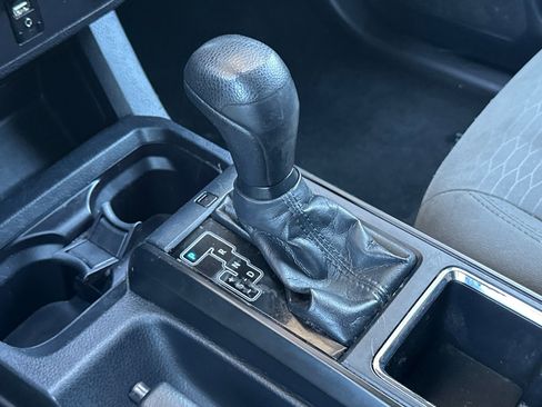 Used 2019 Toyota Tacoma 2WD Access Cab image 18