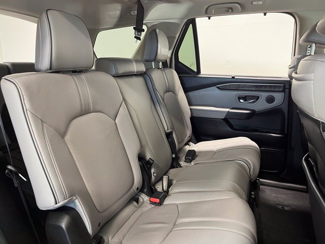 Used 2025 Honda Pilot Elite image 14