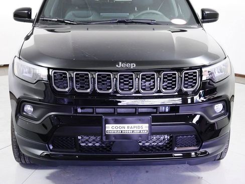 Used 2024 Jeep Compass Latitude w/ Convenience Group image 3