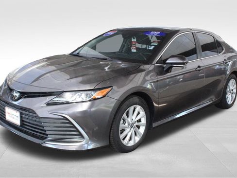 Used 2024 Toyota Camry LE FWD image 7