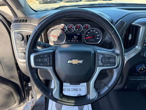 Used 2022 Chevrolet Silverado 1500 LT image 12