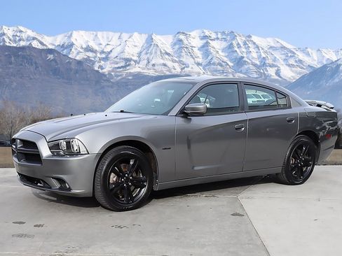 Used 2011 Dodge Charger R/T image 2