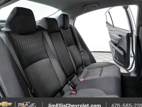 Used 2025 Toyota Camry LE image 19