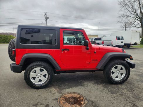 Used 2016 Jeep Wrangler Sport w/ Connectivity Group AWD/4WD image 20