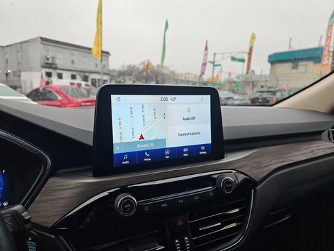 Used 2020 Ford Escape Titanium image 22