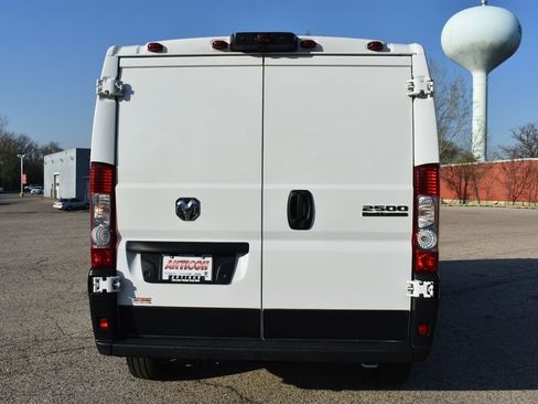 Used 2025 RAM ProMaster 2500 w/ Convenience Group FWD image 7