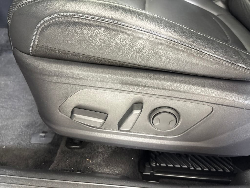 Used 2025 Hyundai Tucson Limited AWD/4WD image 15
