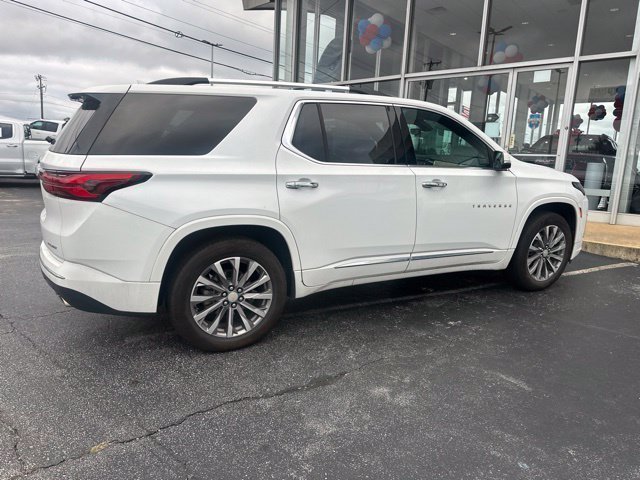 Used 2023 Chevrolet Traverse Premier FWD image 16