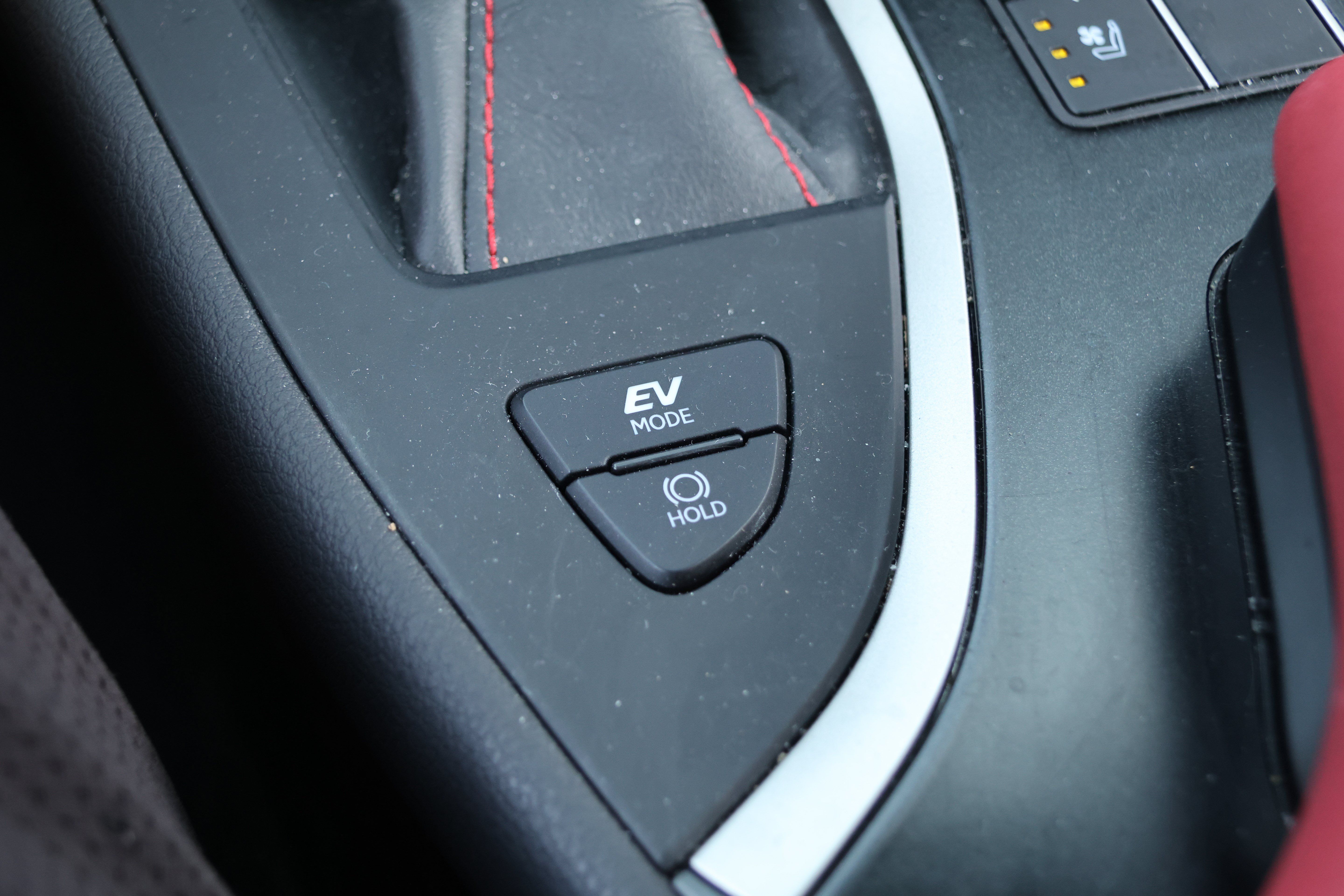 Certified 2023 Lexus UX 250h F Sport FWD image 32