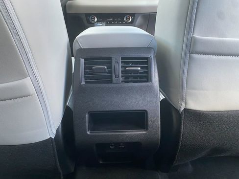 New 2025 Mitsubishi Outlander SE image 27