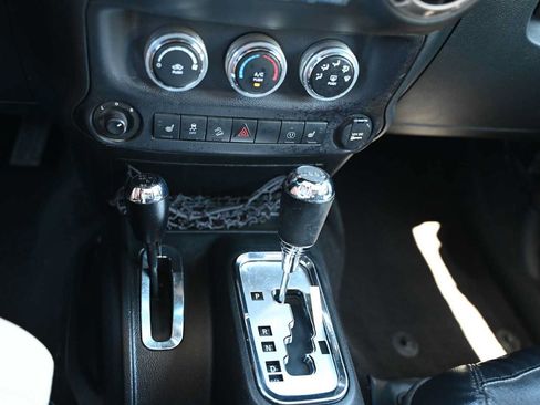 Used 2016 Jeep Wrangler Unlimited Sahara AWD/4WD image 22