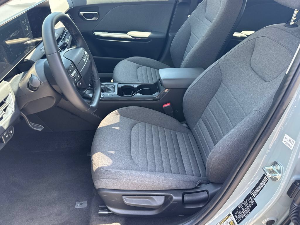 Used 2025 Kia K4 EX FWD image 9