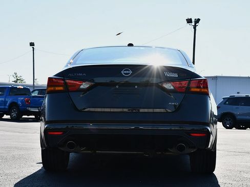 Used 2024 Nissan Altima 2.5 SR AWD/4WD image 6