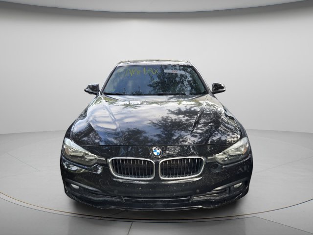 Used 2017 BMW 320i Sedan RWD image 3