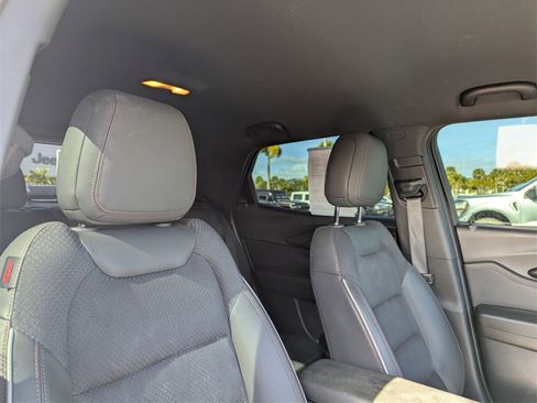 Used 2023 Chevrolet TrailBlazer RS w/ Convenience Package image 11