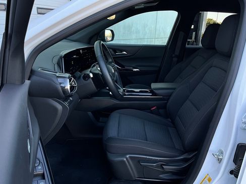 Used 2025 Chevrolet Equinox LT image 10