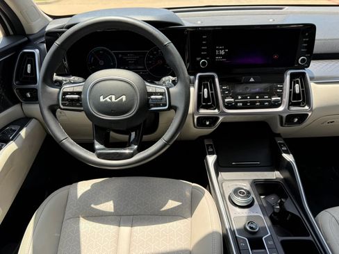 Used 2023 Kia Sorento EX FWD image 14