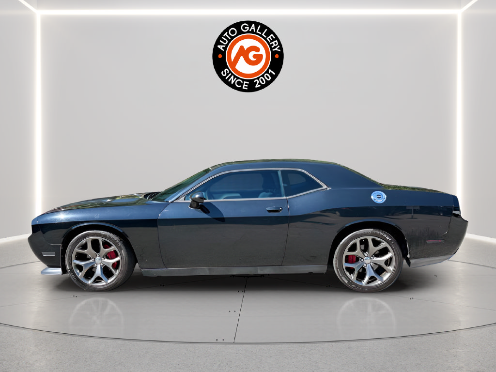 Used 2014 Dodge Challenger SXT RWD image 4