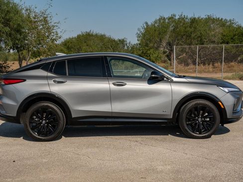 Used 2025 Buick Envista Sport Touring image 8