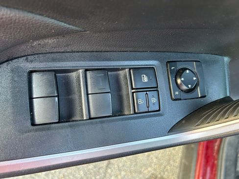 Used 2019 Toyota RAV4 LE image 16