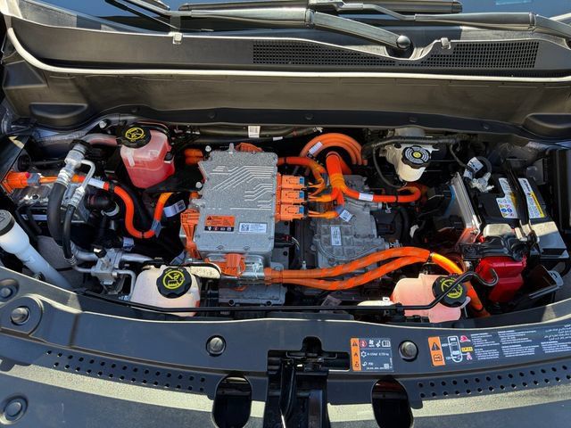 Used 2022 Chevrolet Bolt EUV LT w/ Convenience Package FWD image 24