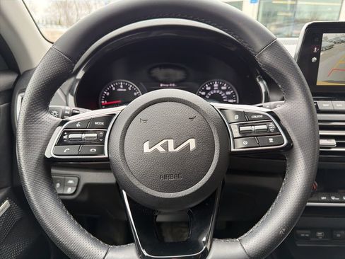 Certified 2023 Kia Seltos SX w/ SX Sunroof Package image 35