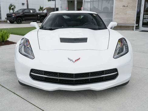 Used 2014 Chevrolet Corvette Stingray Coupe RWD image 5