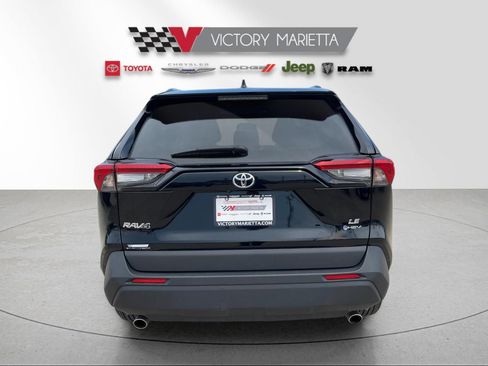 Used 2025 Toyota RAV4 LE AWD/4WD image 4