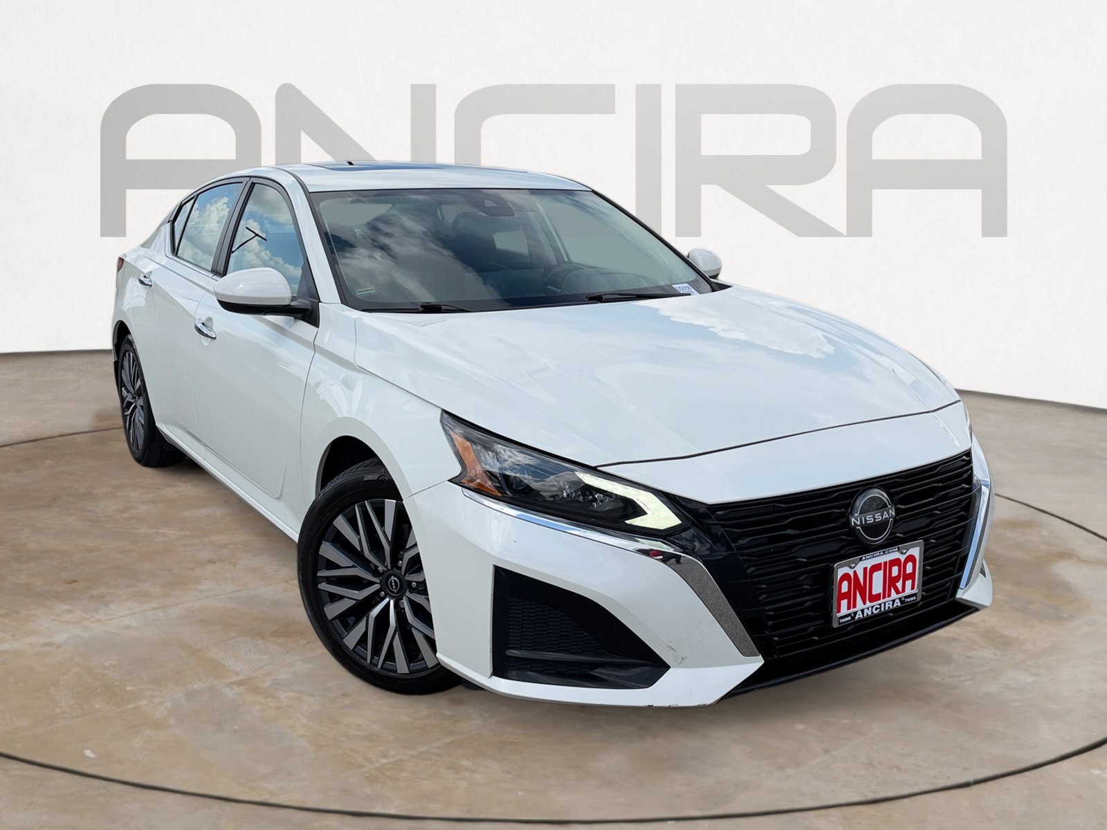Used 2023 Nissan Altima 2.5 SV w/ SV Premium Package FWD image 4