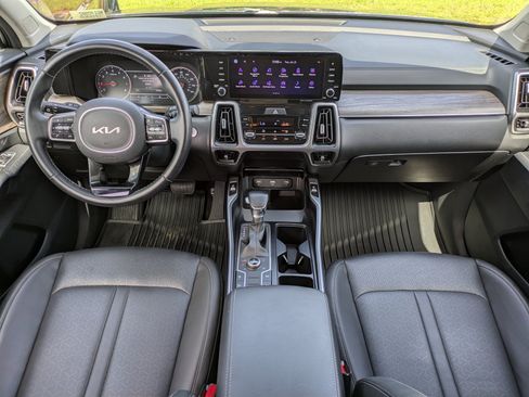 Certified 2022 Kia Sorento S AWD/4WD image 12